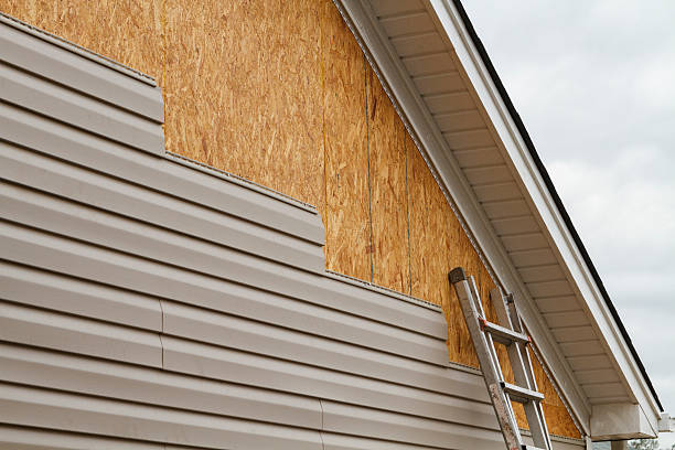 Professional Siding Contractor technician working in Margarettsville, NC